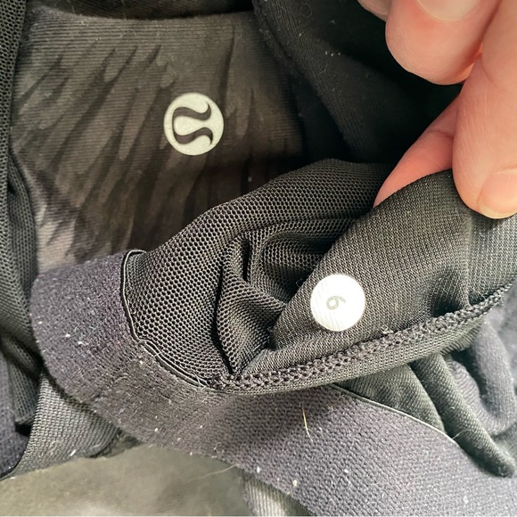 Lululemon 🍋 Scoop Neck Tank Lion BriskBloom Black - Picture 16 of 16